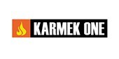 Logo de Karmek One avec un symbole de flamme et le texte en noir sur fond blanc.